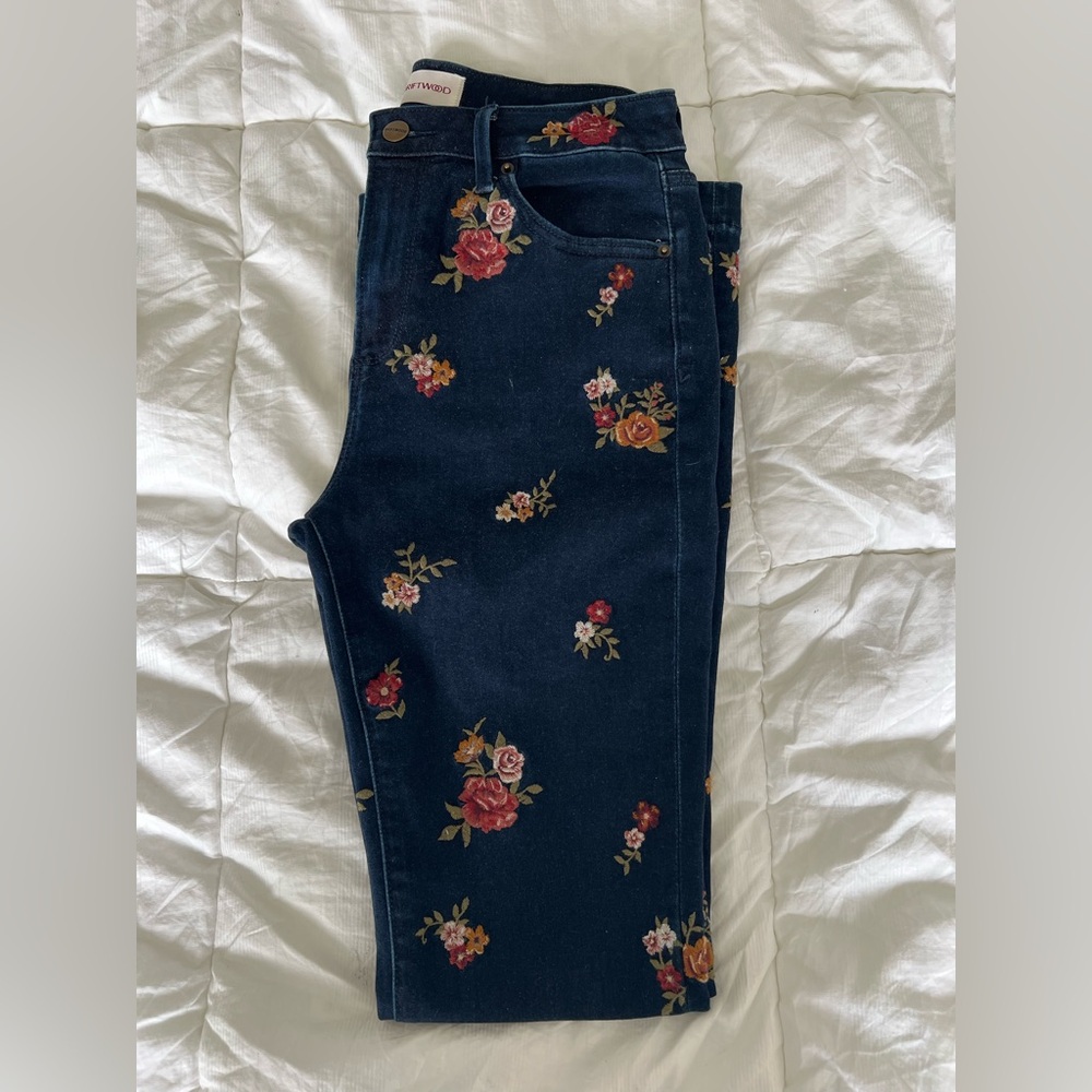 Driftwood embroidered flower jeans. 
New without tags
So cute for spring
